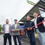 Neue Buswartehäuschen "eröffnet"