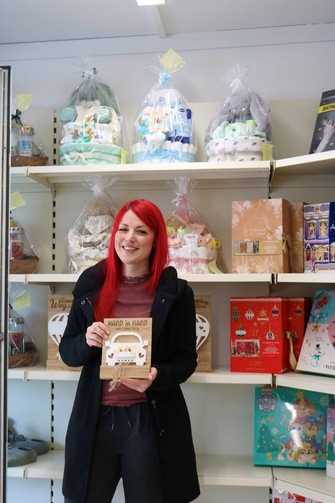 Stefanie Lebitschnig vor ihren großteils selbstgemachten Geschenksideen Stefanie Lebitschnig vor ihren großteils selbstgemachten Geschenksideen