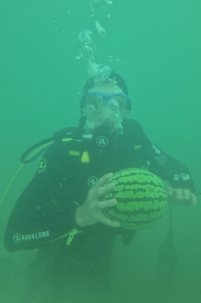 Wassermelonenernte unter Wasser (1)